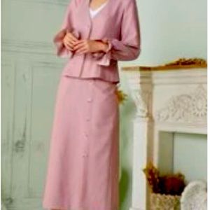 Long sleeves Blouse and a skirt